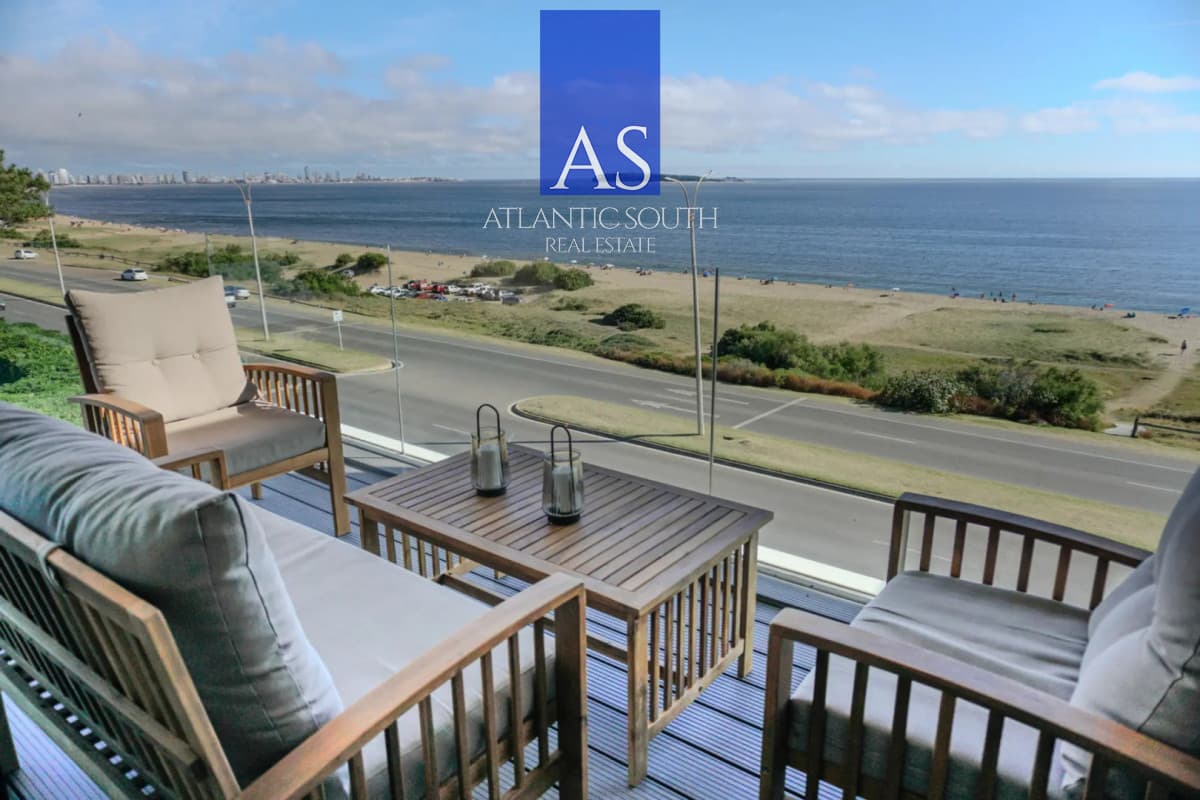 Apartamento frente al mar, mansa, con parrillero propio