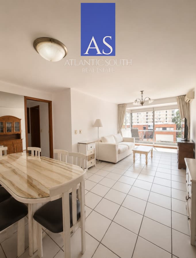 Apartamento de 2 Dormitorios terraza cochera Playa Mansa Punta del Este