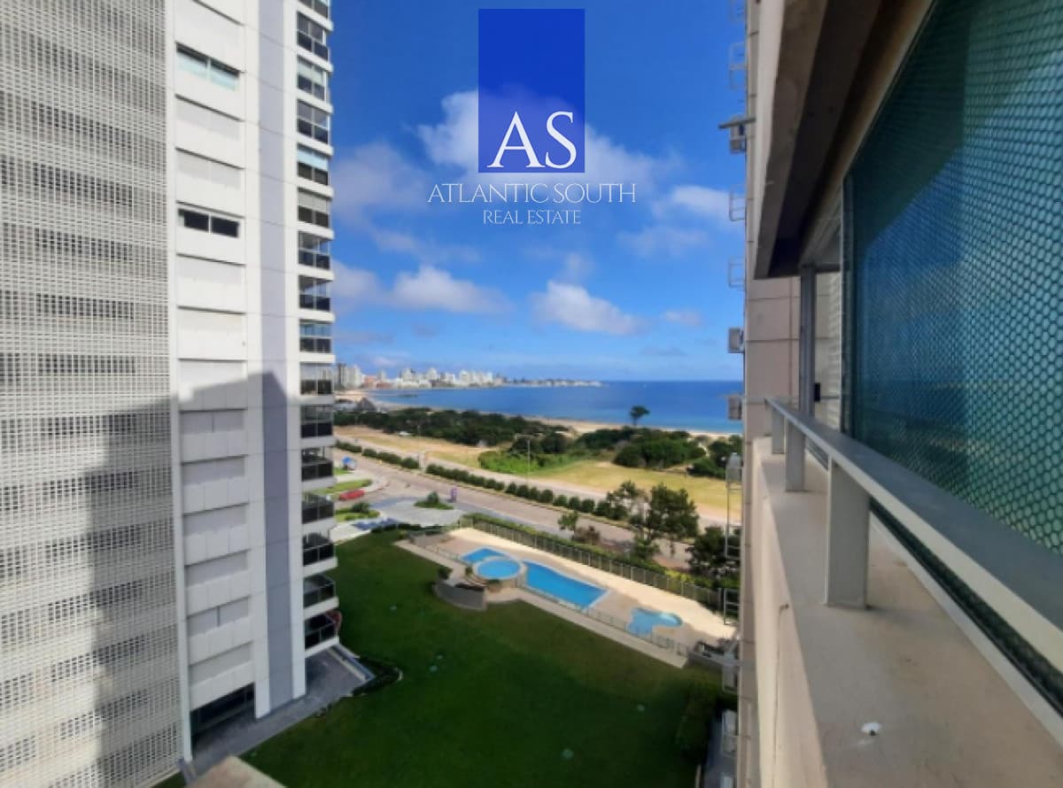 Apartamento de 2 dormitorios y dependencia en Mansa, Punta del Este