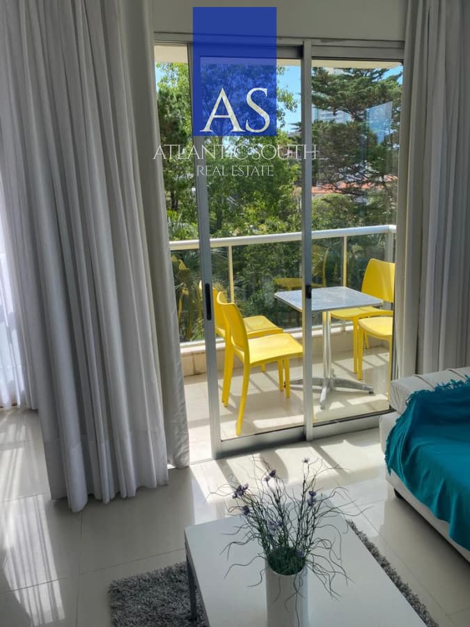 Apartamento de 2 dormitorios y 2 baños en Aidy Grill, Punta del Este