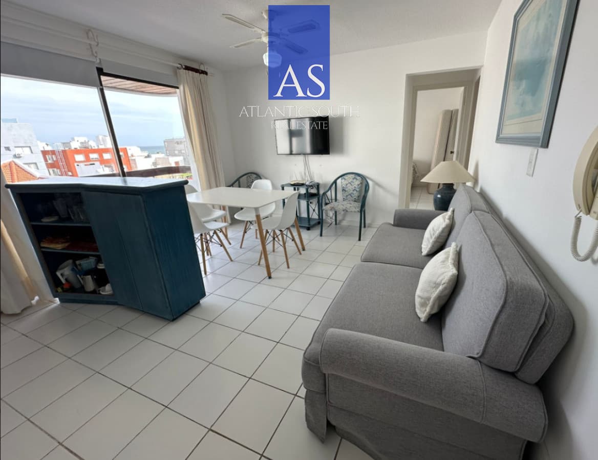 Apartamento de 1 dormitorio con vista al mar en península