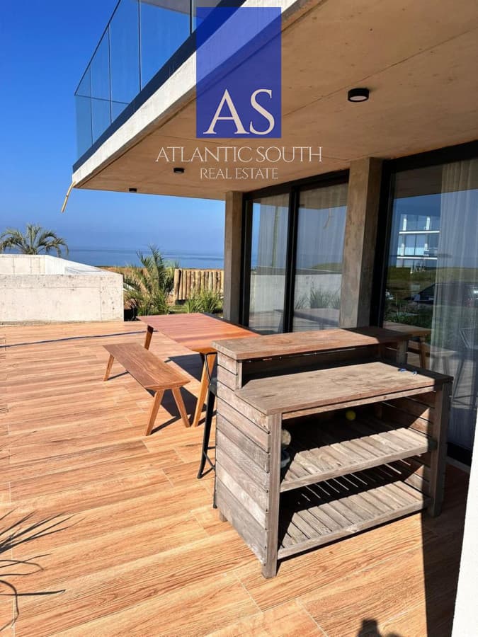 Apartamento 3 dormitorios con parrillero a estrenar garage primera linea Playa Mansa Pinares