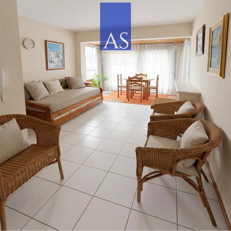 Apartamento de 1 dormitorio con cocina definida y baño reciclado en Península Punta del Este