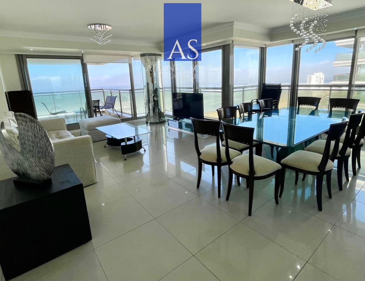 Apartamento de 3 dormitorios mas servicio primera linea playa brava