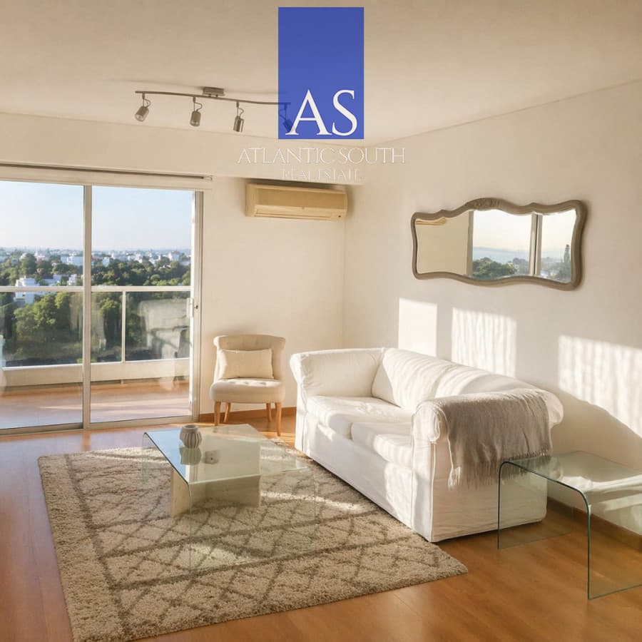 Apartamento con vista al mar, planta amplia 2 dormitorios Punta del Este