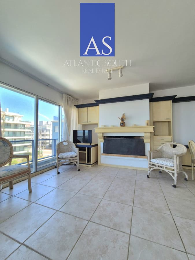 Oportunidad 3 dormitorios + servicio y gran terraza con parrillero propio en Playa Brava Punta del Este