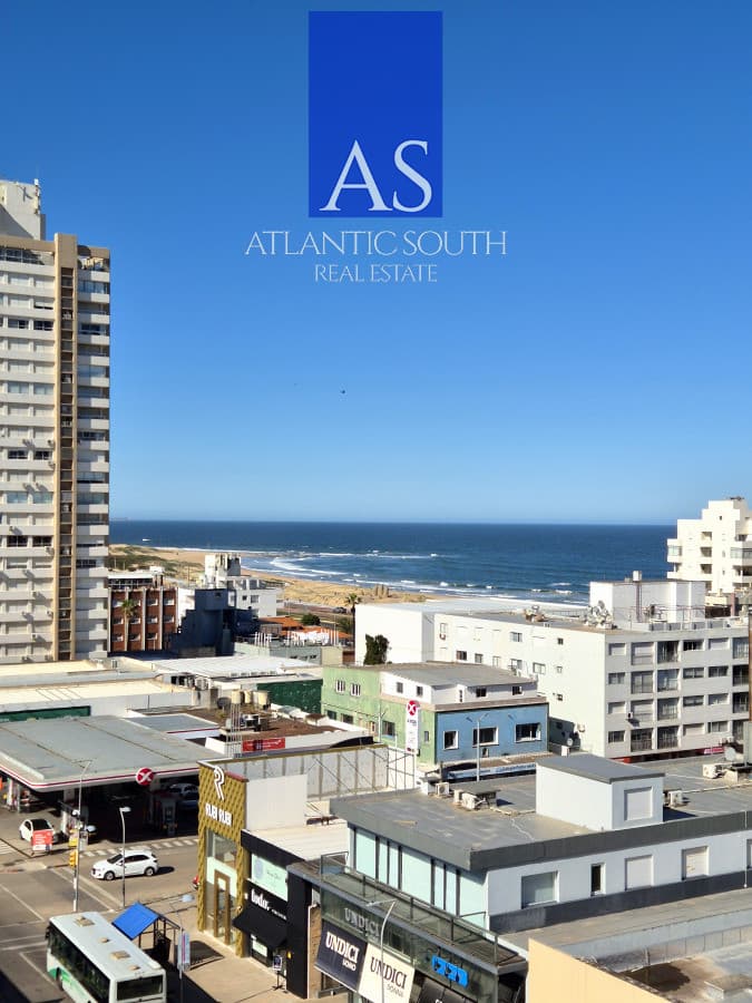 Apartamento piso alto vista espectacular en venta de 2 dormitorios + Dependencia completa en Península Puerto Punta del Este