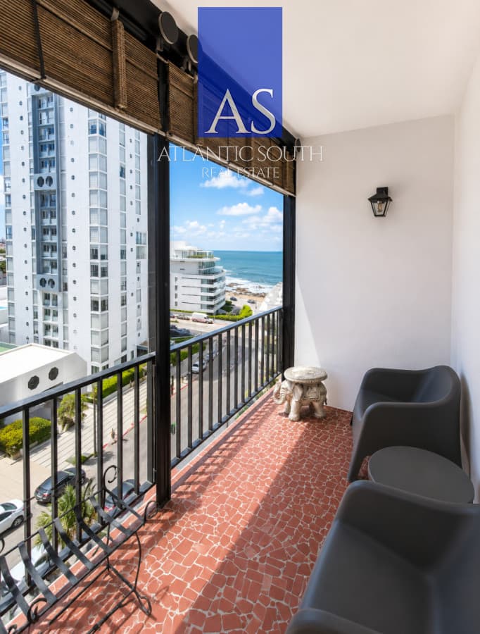 Apartamento reciclado con vista al mar a pasos del Puerto de Punta del Este
