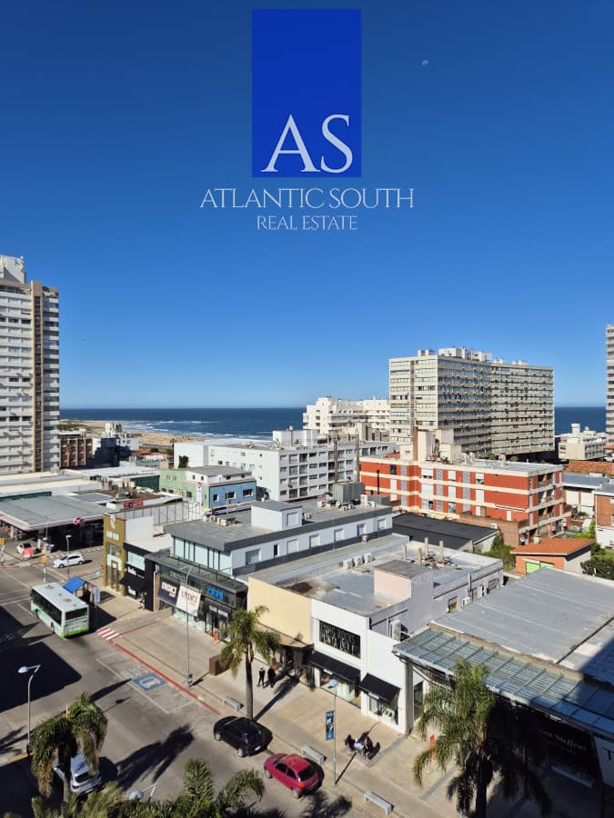 Apartamento piso alto vista espectacular en venta de 2 dormitorios + Dependencia completa en Península Puerto Punta del Este