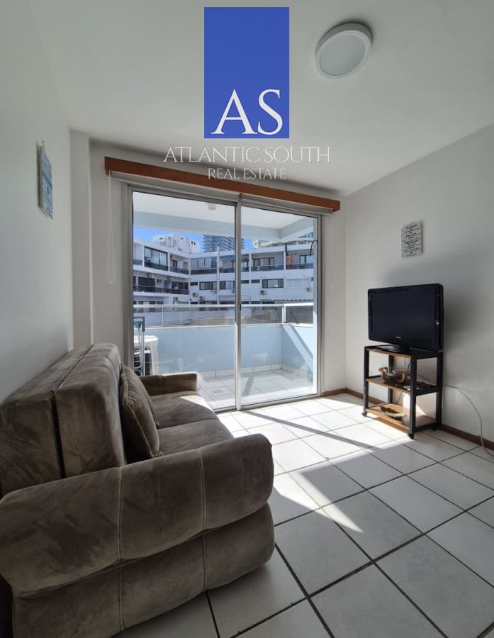 Apartamento de 1 dormitorio terraza cochera cerca del mar Mansa Brava Punta del Este