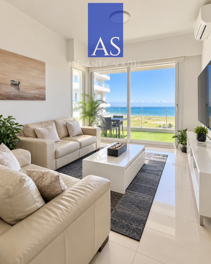 Apartamento 2 dormitorios moderno frente al mar en la Mansa, Pinares, Punta del Este