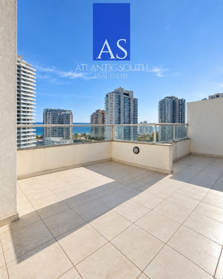 Espectacular Penthouse reciclado con barbacoa propia y vista al mar Playa Mansa Punta del Este