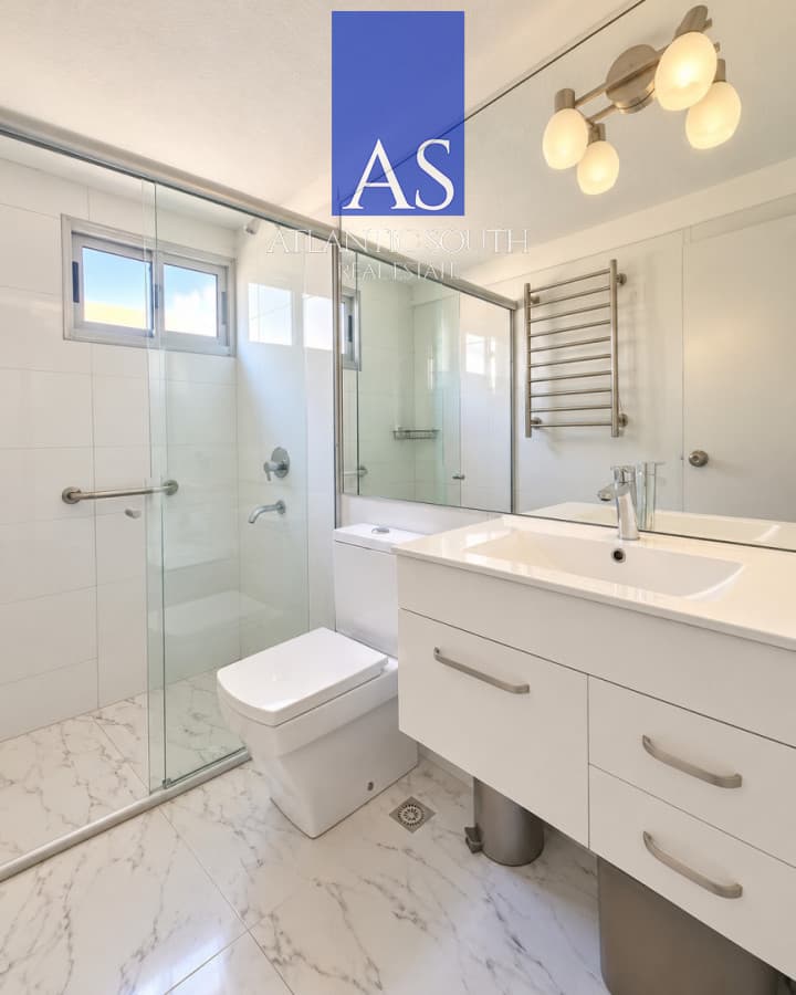 Apartamento en venta y alquiler temporal de 2 dormitorio en Peninsula, Punta del Este