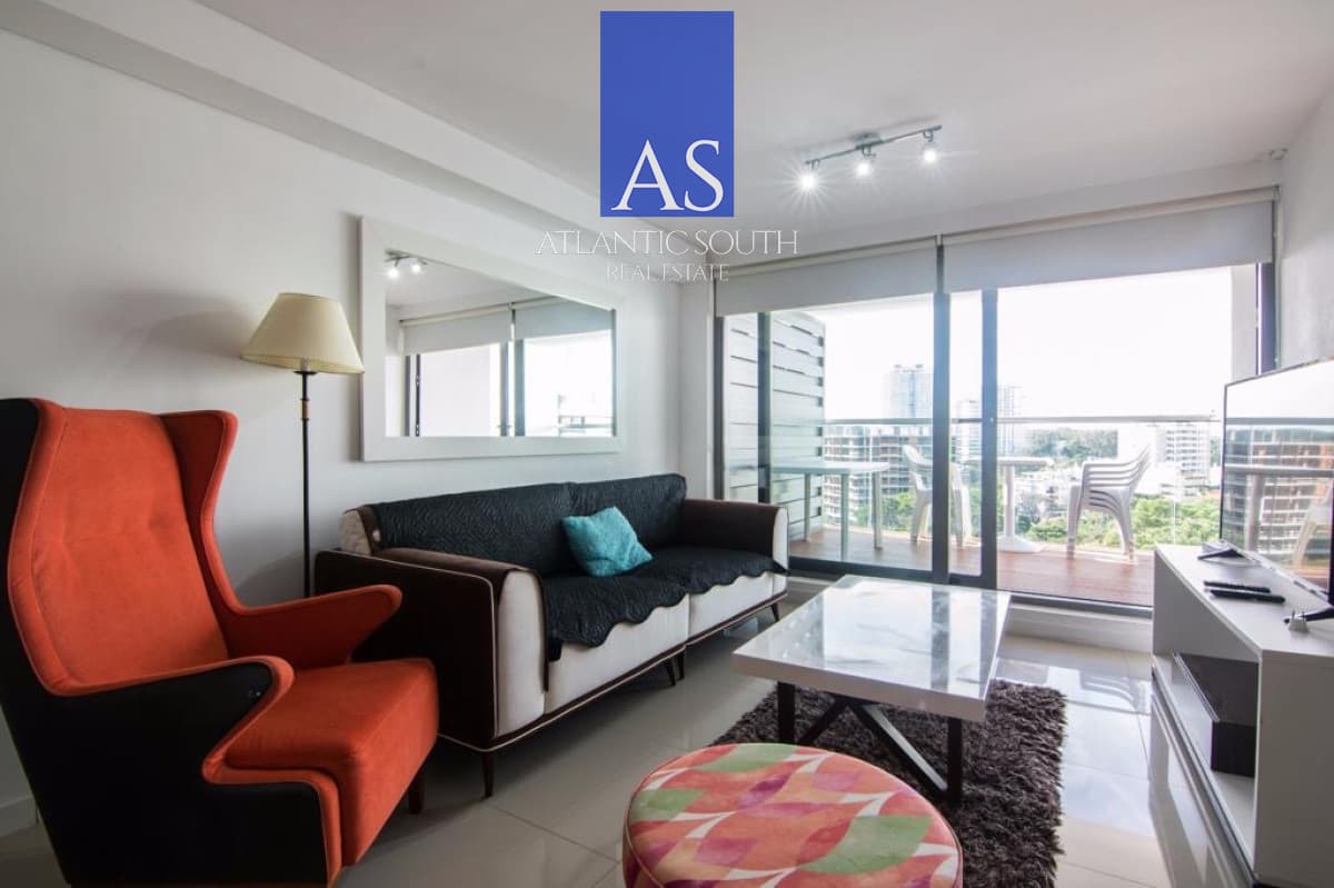 Apartamento 2 domritorios moderno en piso alto con excelentes servicios Playa Brava Punta del Este
