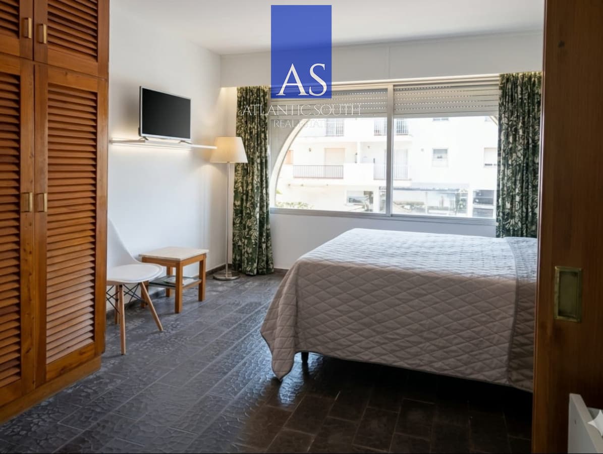 Apartamento con cochera en Península excelente ubicación