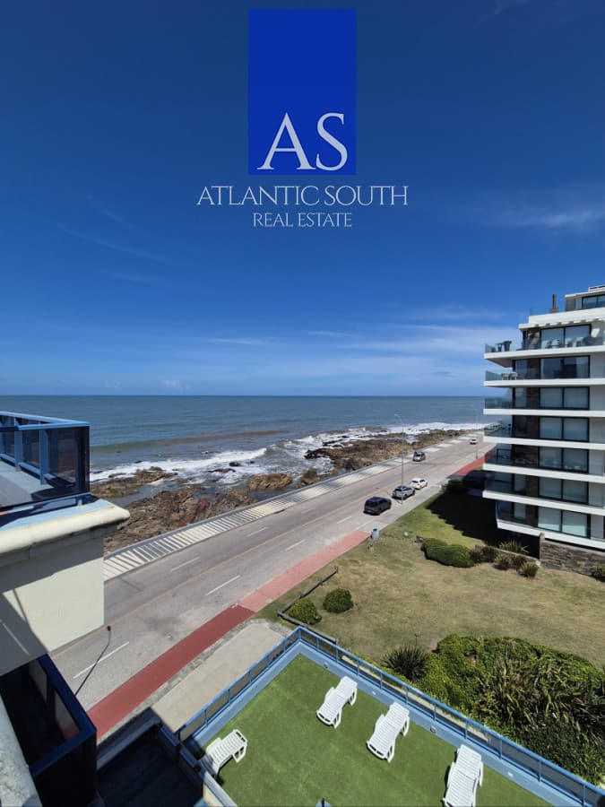 Oportunidad 3 dormitorios + servicio y gran terraza con parrillero propio en Playa Brava Punta del Este