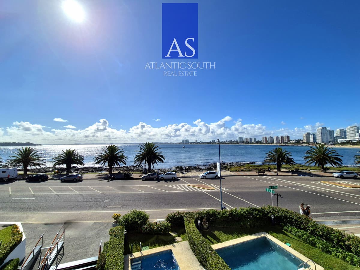 Apartamento 3 dormitorios + dependencia frente al mar parada 1 Playa Mansa Península