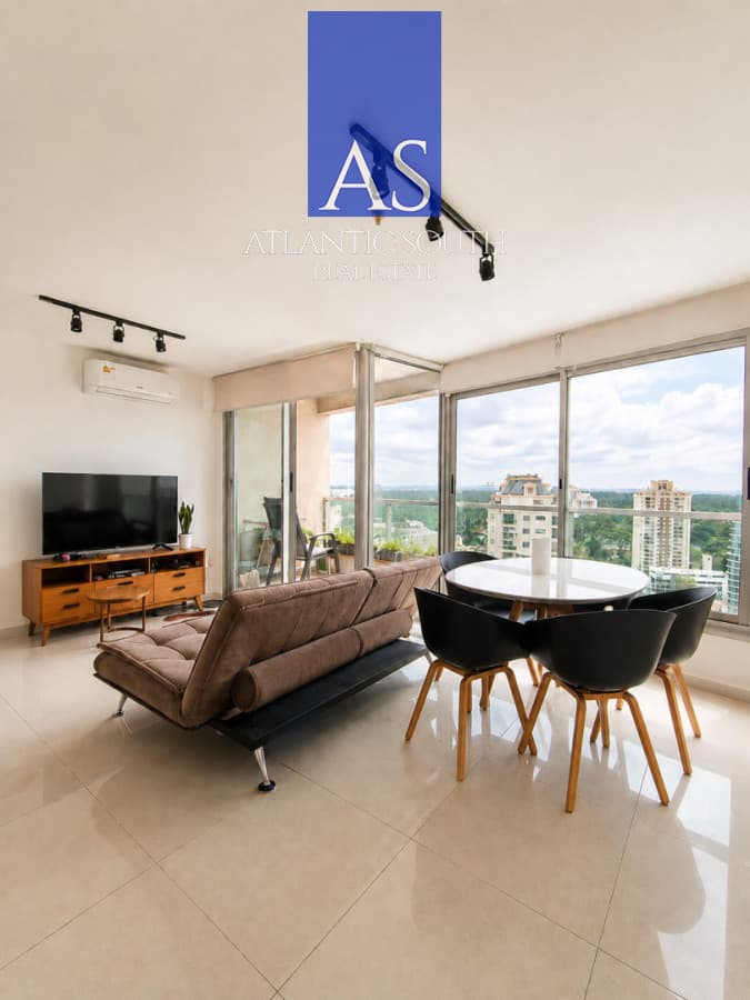 Apartamento mdoerno 2 dormitorios piso alto garage servicios bajos gastos Punta del Este