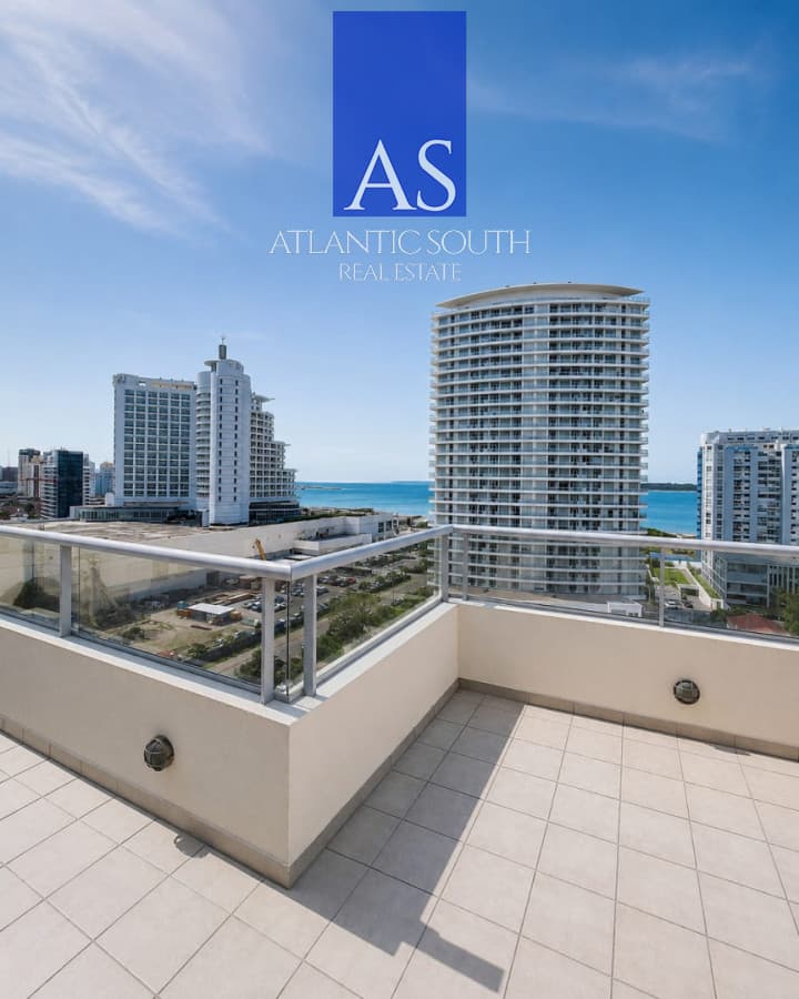 Pent house en venta con parrillero propio y vista en Punta del Este