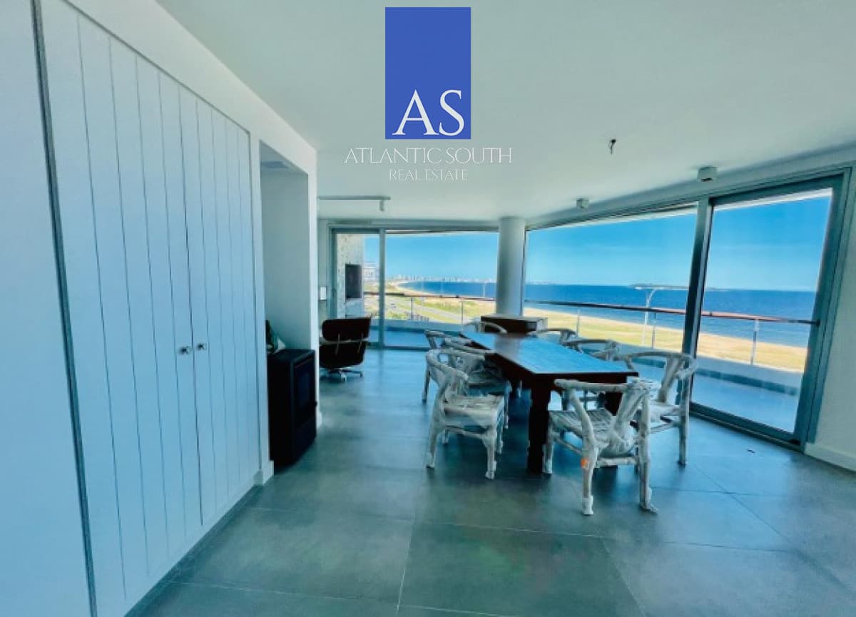 Apartamento 3 dormitorios primera línea Playa Mansa