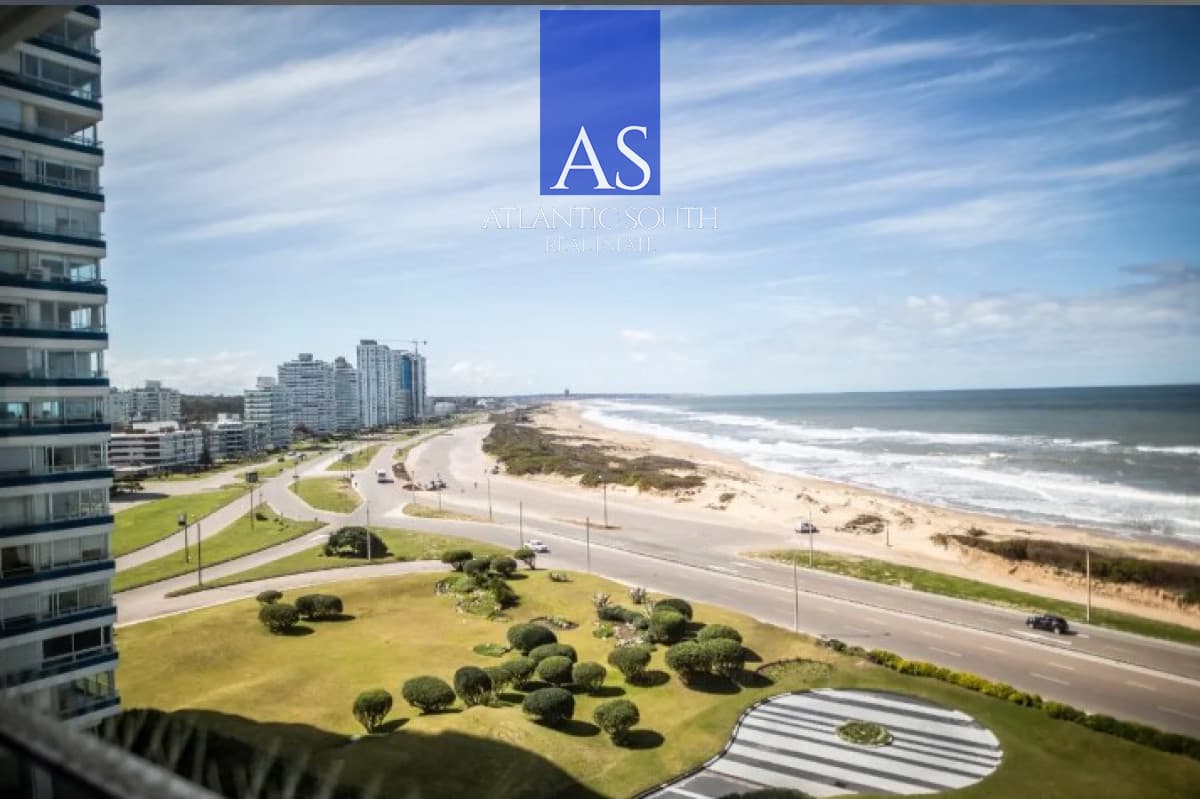Apartamento de 4 dormitorios primera linea Playa Brava, Punta del Este