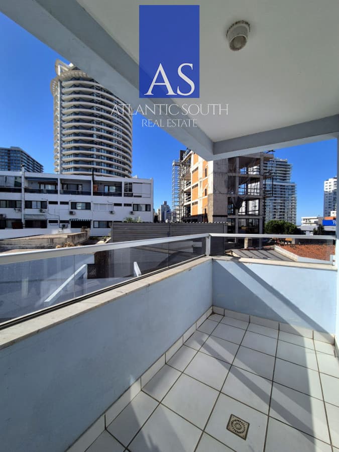Apartamento de 1 dormitorio terraza cochera cerca del mar Mansa Brava Punta del Este