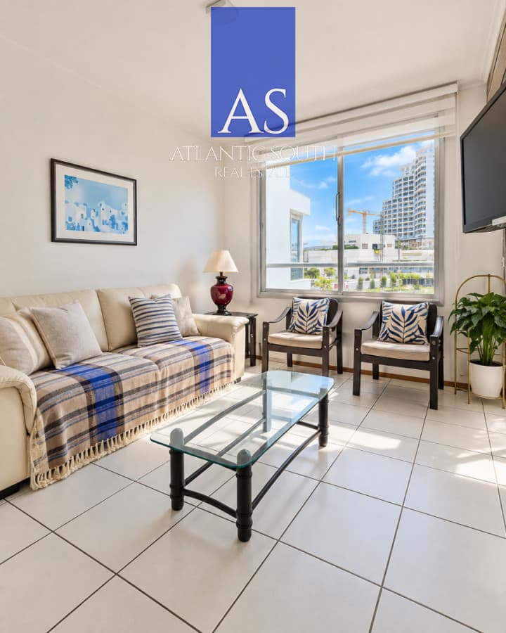 Apartamento de 2 dormitorios con garage en zona Conrad Punta del Este