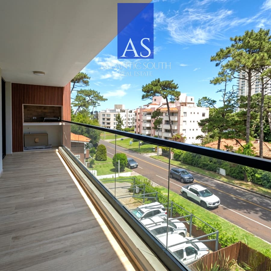 Apartamento 2 dormitorios moderno con parrillero muy cerca del mar Playa Mansa
