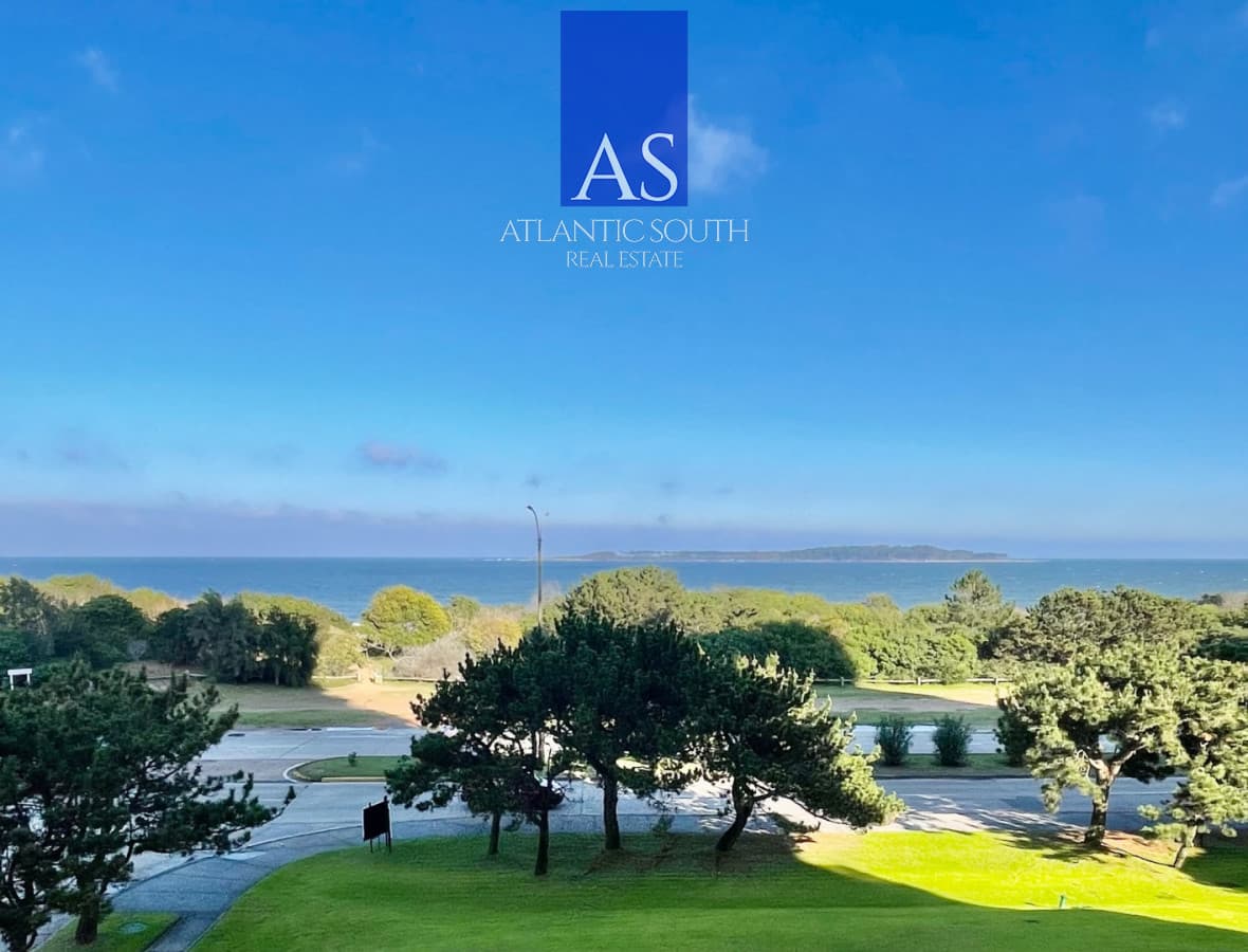 Apartamento en Tequendama dos dormitorios con vista a la Playa Mansa Punta del Este