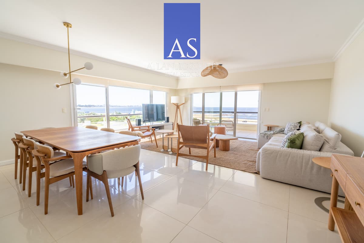 Exclusivo apartamento de 4 dormitorios con parrillero y piscina propia Punta del Este
