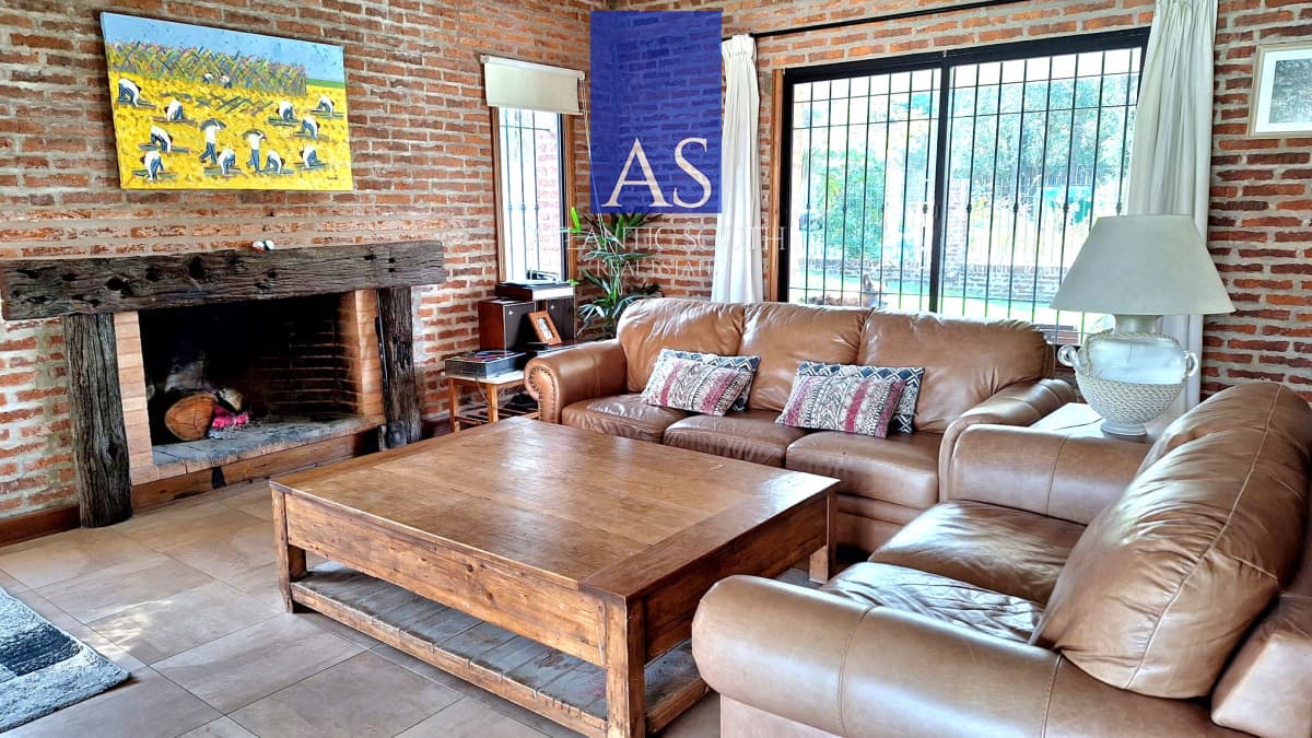 Casa moderna de 3 dormitorios piscina climatizada Pinares Punta del Este