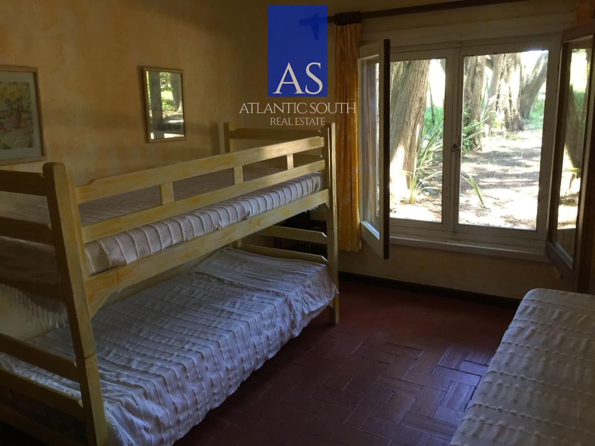 Casa tipo chacra tres dormitorios zona Punta Ballena Punta del este