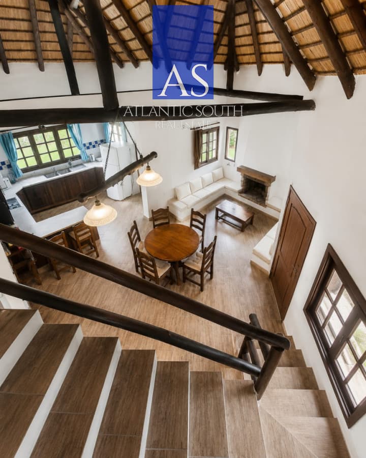 Casa de 3 dormitorios + dos apartamentos gran terreno Pinares , Punta del Este