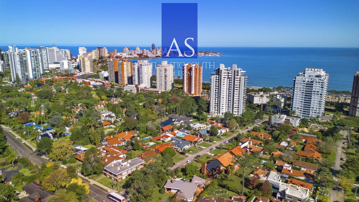 Chalet reciclado a 150 Metros del Mar en Playa Mansa