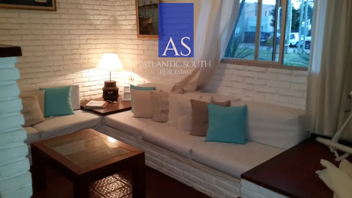 venta Casa de 3 dormitorios construcción tradicional Playa Mansa Pinares