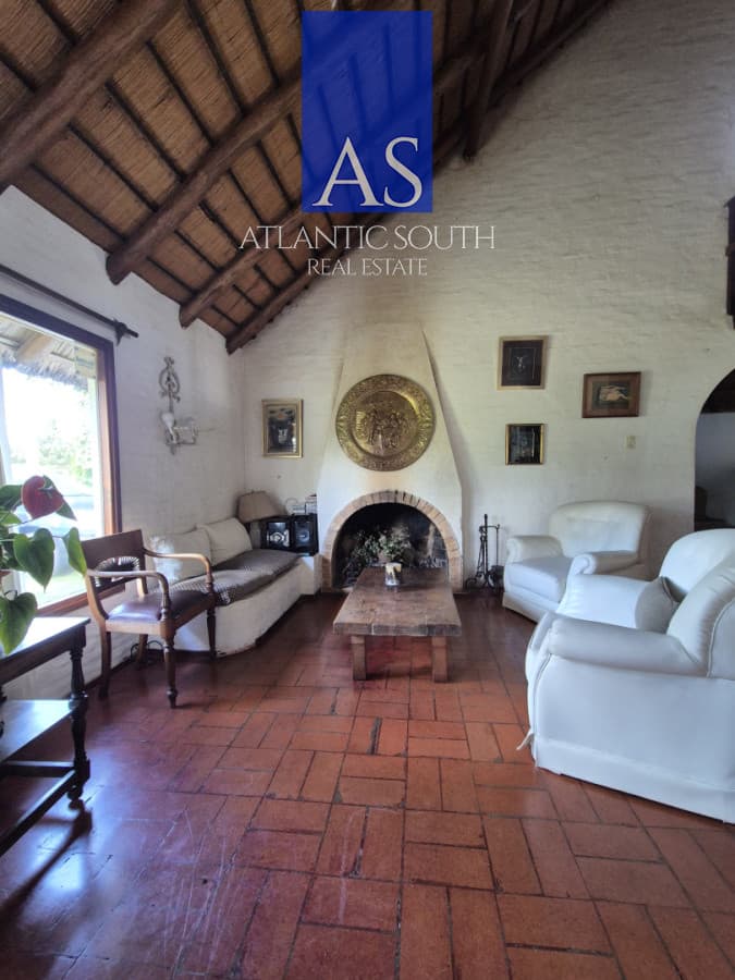 Casa 4 dormitorios a media cuadra del mar con piscina y jardín Pinares Playa Mansa