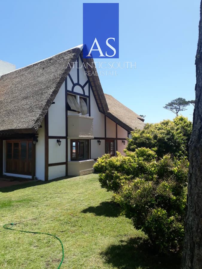 VENTA Y ALQUILER : CASA EN PINARES PUNTA DEL ESTE