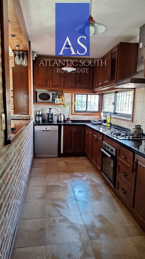 Casa moderna de 3 dormitorios piscina climatizada Pinares Punta del Este
