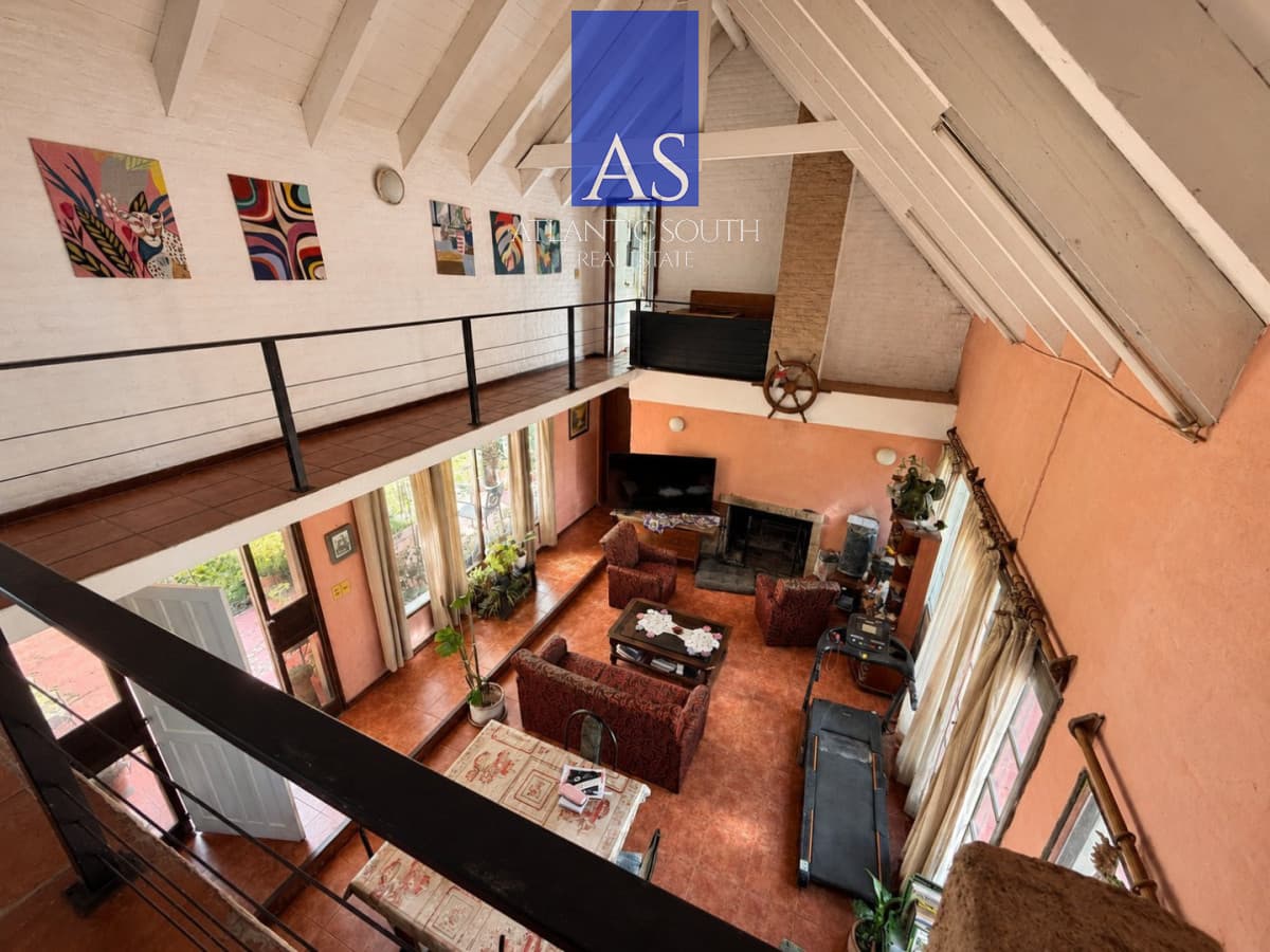 Casa 5 dormitorios en Pinares sobre Av. La Laguna