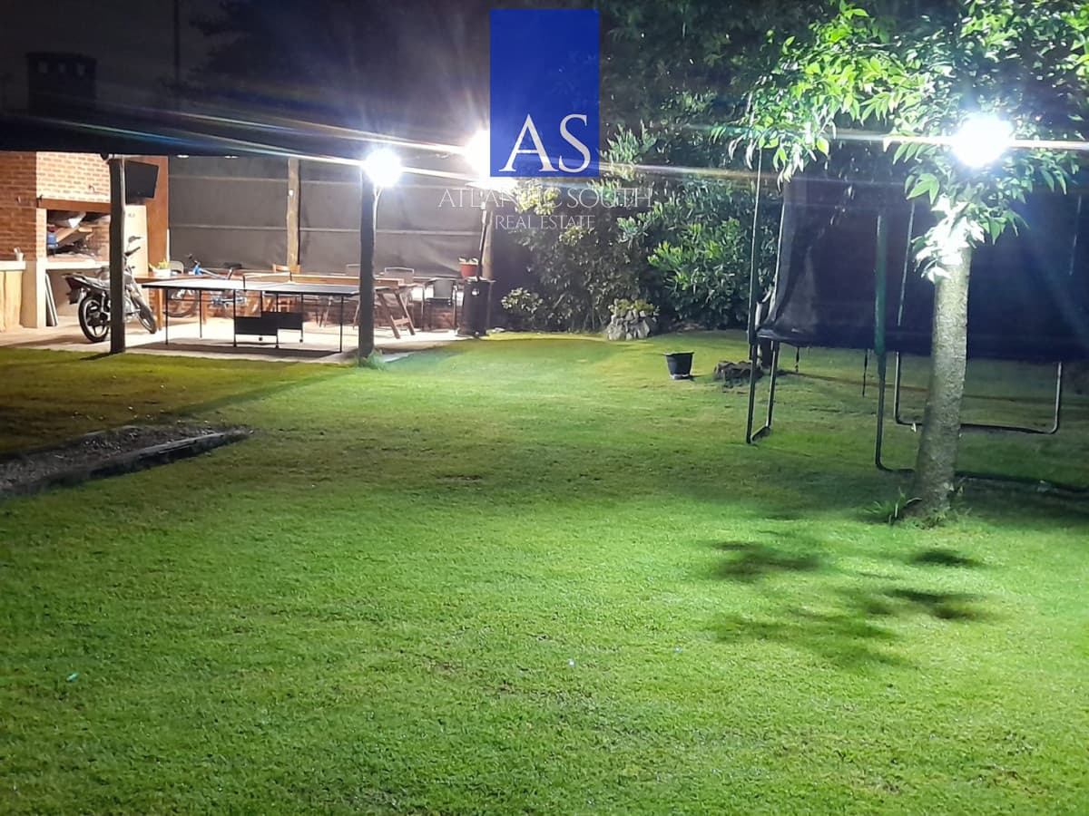 Casa 2 dormitorios en buen estado con jardín y barbacoa