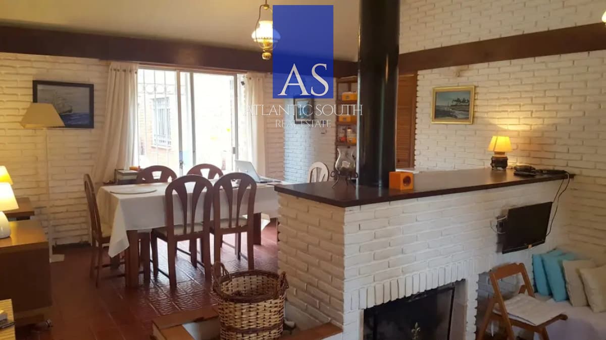 venta Casa de 3 dormitorios construcción tradicional Playa Mansa Pinares