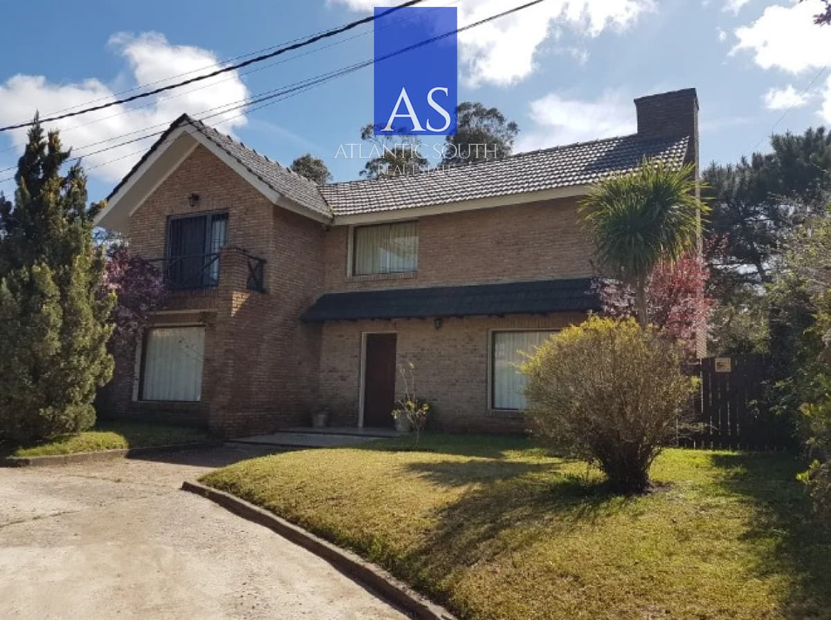 Casa 3 dormitorios + dependencia + garage + piscina Punta del Este