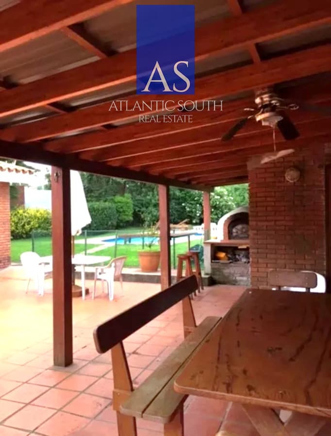 Casa 4 dormitorios con terreno jardines de Córdoba zona colegios