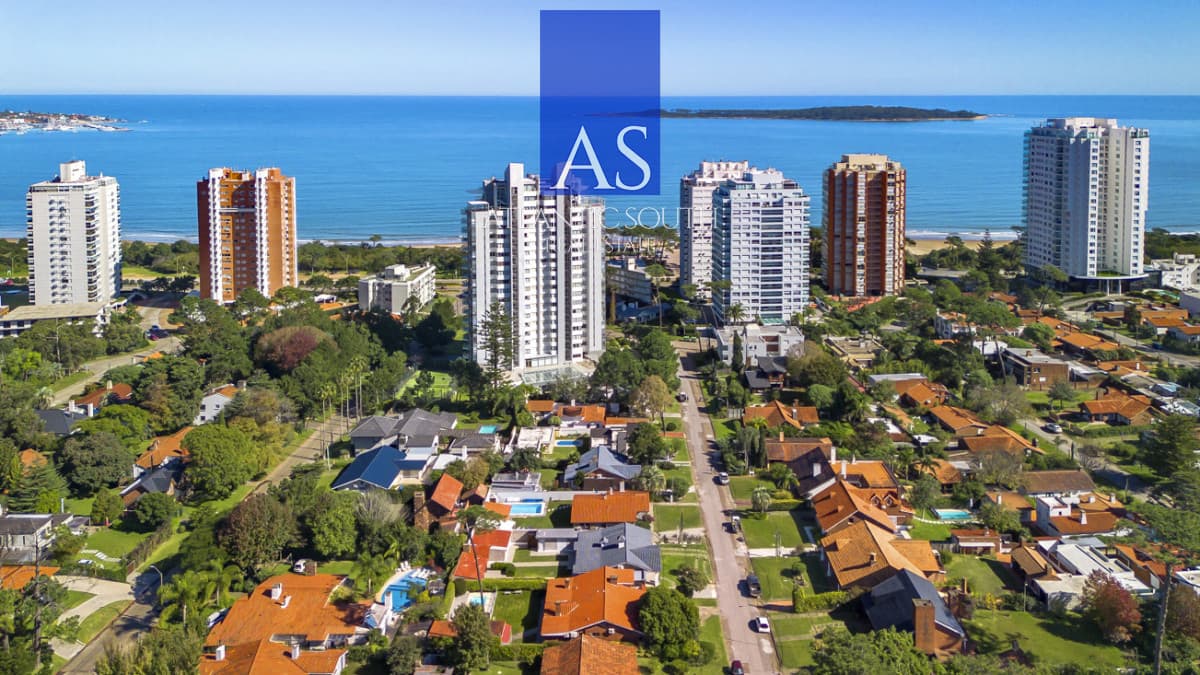 Chalet reciclado a 150 Metros del Mar en Playa Mansa