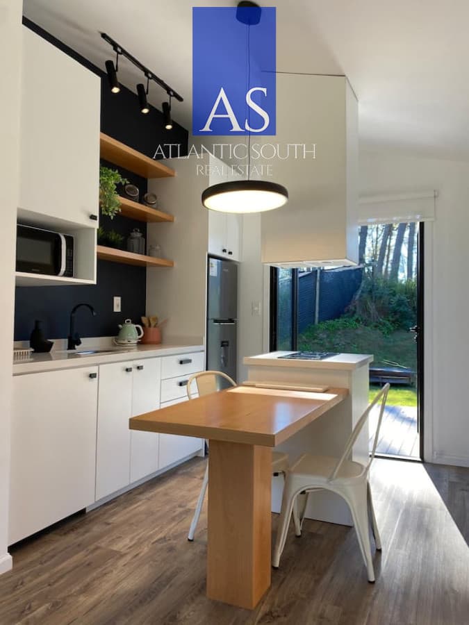 Casa moderna gran Jardín 2 dormitorios en Zona Estratégica de Punta del Este