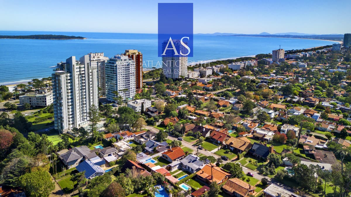 Chalet reciclado a 150 Metros del Mar en Playa Mansa
