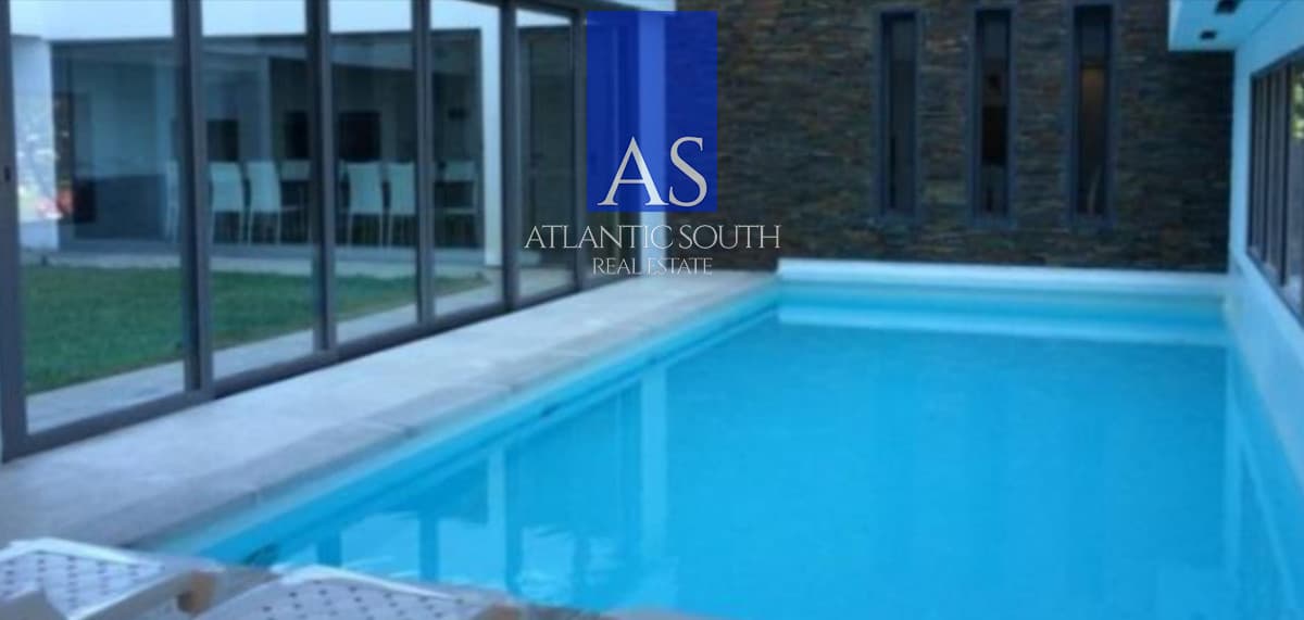 Piso alto con vista Playa Brava 1 dormitorio y medio con garage Punta del Este