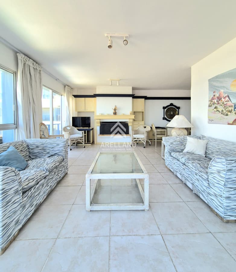 Apartamento ID.6140 - Venta apartamento 3 dormitorios y dependencia