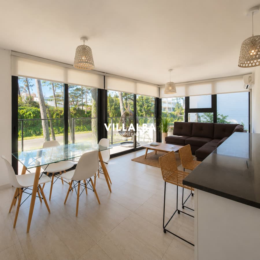 Apartamento moderno 2 dormitorios con parrillero 200mts del mar Playa Mansa