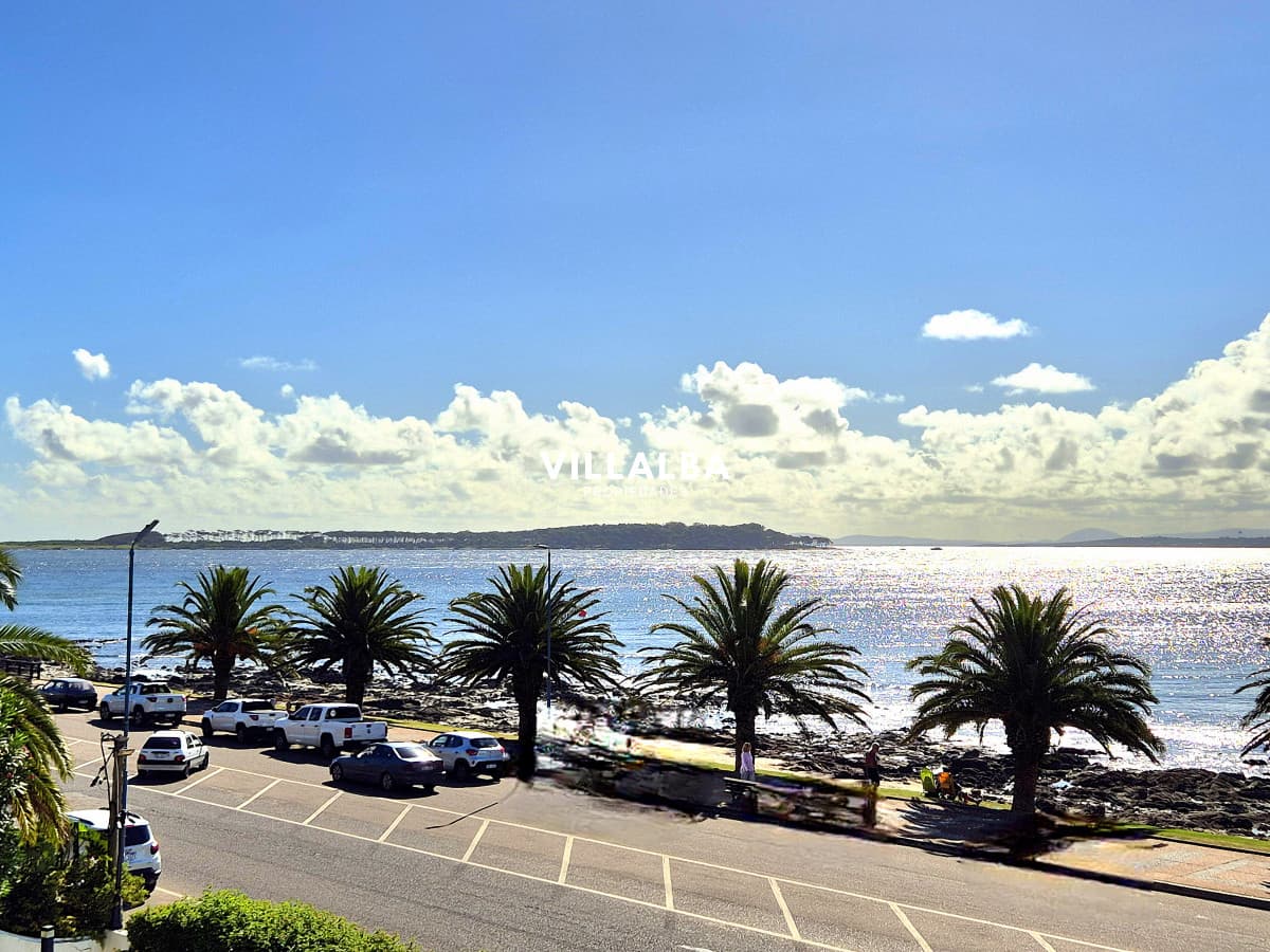 Apartamento 3 dormitorios + dependencia frente al mar parada 1 Playa Mansa Península